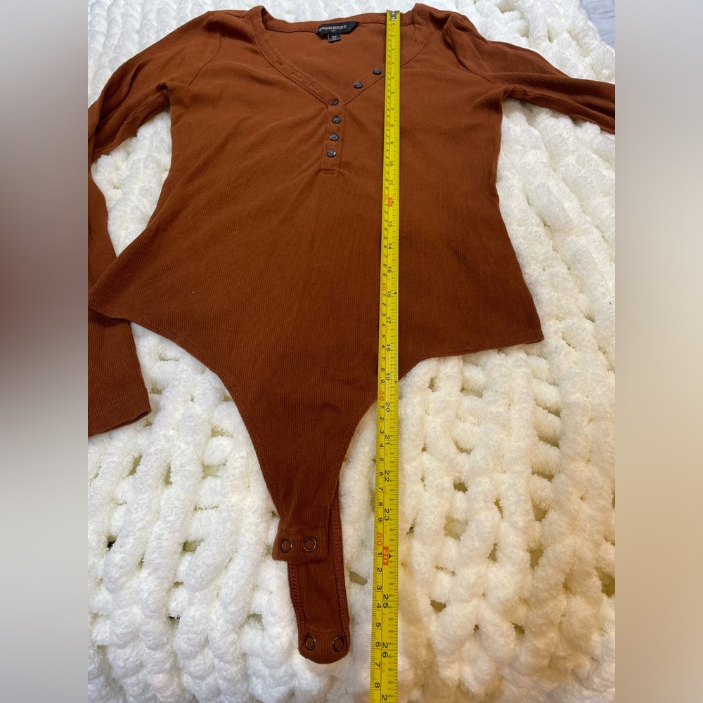 BANANA REPUBLIC | Ribbed Henley Long Sleeve
Stretchy Tight Rust Bodysuit XS - Picture 12 of 15